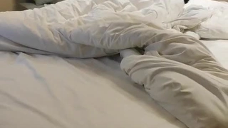 欧美日韩人妻激情-第一次与男友以外的男人在行使中车震!