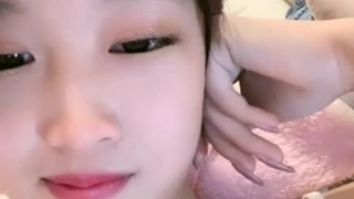 娇妻 雪白 呻吟-美女学生妹子是男友的乖母狗，戴着狗炼项圈乖乖让男友无套抽插~
