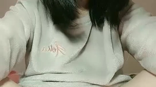 娇妻 雪白 呻吟-美女学生妹子是男友的乖母狗，戴着狗炼项圈乖乖让男友无套抽插~
